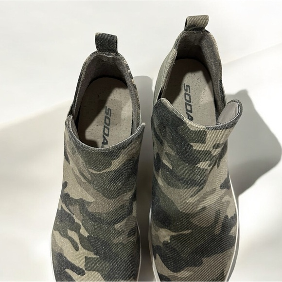 SODA Flat Women Chelsea Shoes Slip On Green Camo 8 - Picture 9 of 10